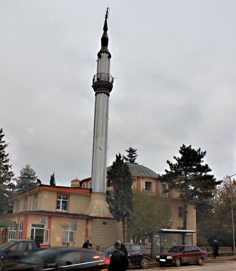 Kubbeli Yeni Cami Yıkılıyor 