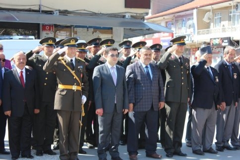 30 Ağustos Zafer Bayramı Düzenlenen Törenle Kutlandı 