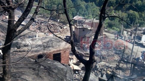 8 Ev, 6 Ahır Kül Oldu