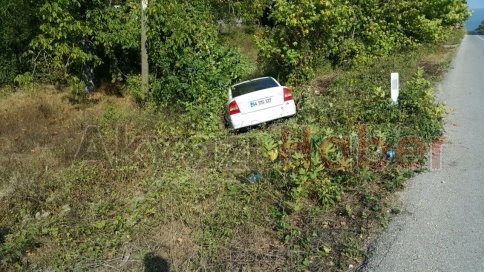 Dokurcun’da Otomobil Şarampole Uçtu