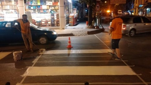 Akyazı’da Belediye Ekiplerinin Akşam Mesaisi