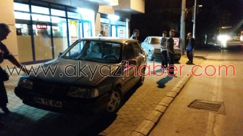 Akyazı Adliyesi önünde trafik kazası meydana geldi.