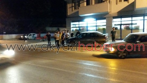 Akyazı Adliyesi önünde trafik kazası meydana geldi.