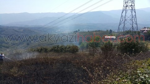 Yeniköy'de Yakılan Anız Kontrolden Çıktı