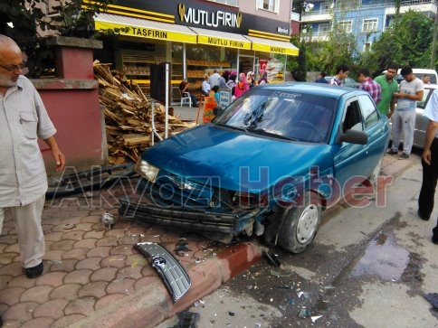 Müftülüğe Ait Araç Kaza Yaptı