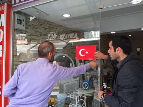 Ülkü Ocakları İlçeyi Kırmızı Beyaz'a Bürüdü