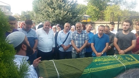 Reoman Kaçar Defnedildi