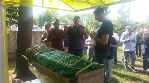 Reoman Kaçar Defnedildi