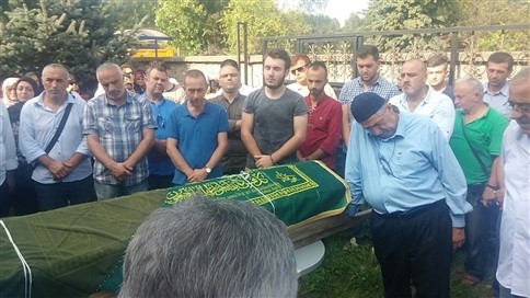 Reoman Kaçar Defnedildi