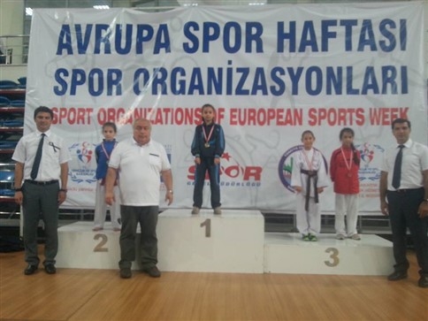 13 Madalya İle Yüz Güldürdüler