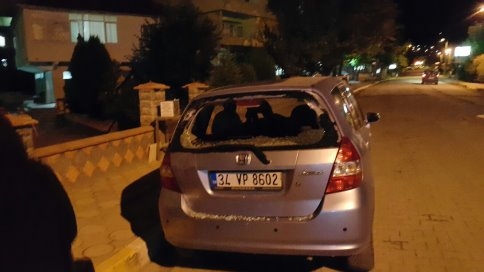 Geri Geri Gelirken Arabaya Çarptı