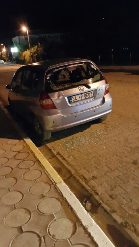 Geri Geri Gelirken Arabaya Çarptı