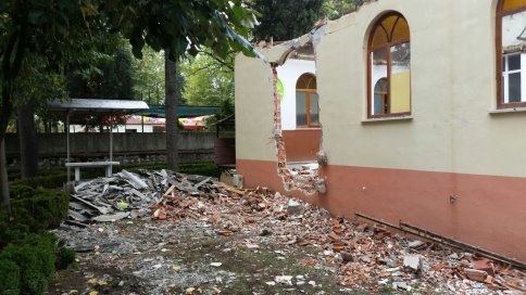 Kubbeli Yeni Cami’nin Yıkımına Başlandı