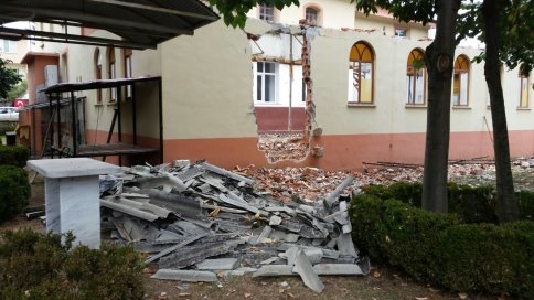 Kubbeli Yeni Cami’nin Yıkımına Başlandı