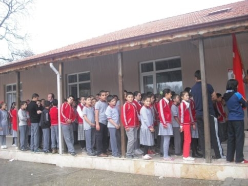 Taşburun Mahesinin Okulları Öğrenciye Yetmiyor