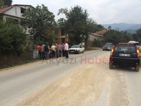 Mıcırlı yolda kayan motosiklet kaza yaptı