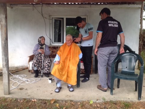 Bayram Traşı Başkan Akcan’dan