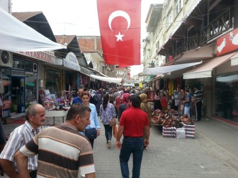 BAYRAM BEREKETİ ESNAFIN YÜZÜNÜ GÜLDÜRDÜ