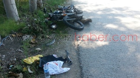Motosiklet Traktöre Çarptı. 1Yaralı