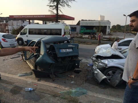 Ormankoy'de zincirleme kaza 4 Yaralı