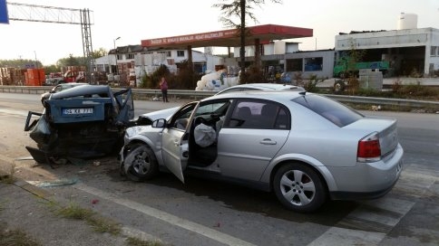 Ormankoy'de zincirleme kaza 4 Yaralı