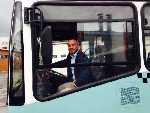 Selçuk Yaşar'dan Akyazı'ya İkinci Otobüs 