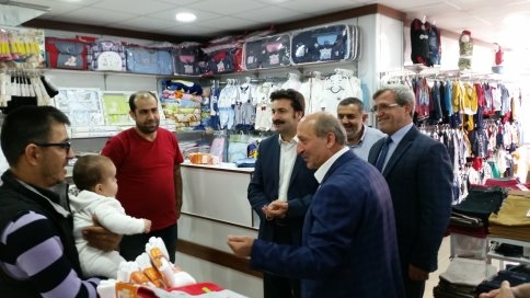 Ayhan Sefer Üstün Akyazı'da Esnafı Gezdi