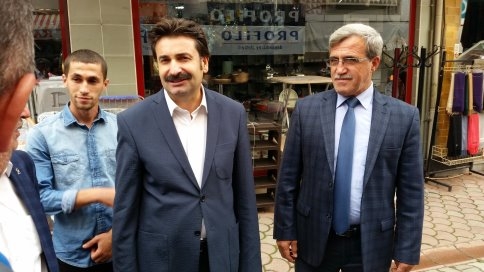 Ayhan Sefer Üstün Akyazı'da Esnafı Gezdi