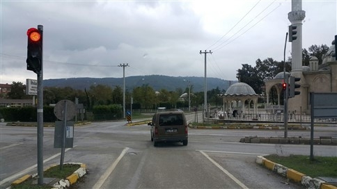 Sorun kavşakta kırmızıda geçende değil!