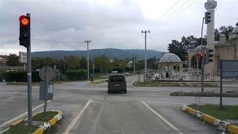 Sorun kavşakta kırmızıda geçende değil!