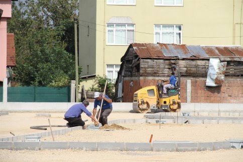 TRAFİK PARK ETRAFINDA ALT YAPI GÜÇLENİYOR