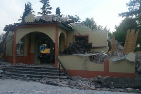 Yeni Camii Yıkımı Tamamlandı