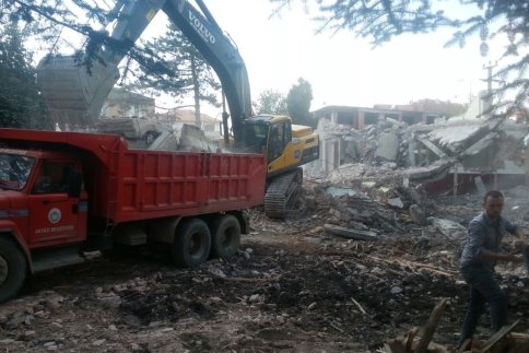 Yeni Camii Yıkımı Tamamlandı