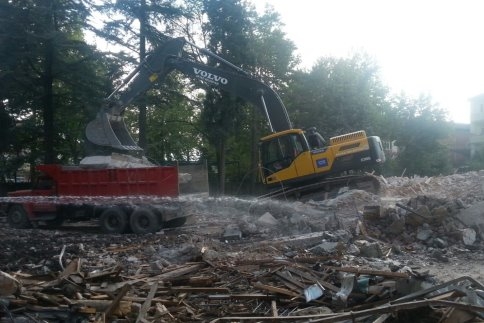 Yeni Camii Yıkımı Tamamlandı