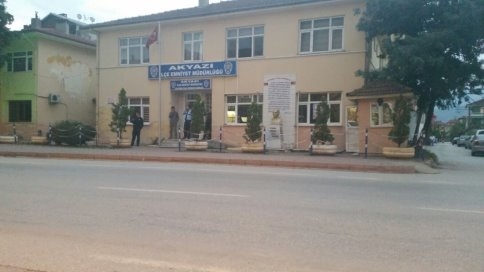 Akyazı Emniyeti Dakikada Hırsızı Yakaladı.