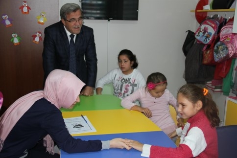 Başkan Akcan’dan Özel Eğitim Uygulama Merkezi’ne Ziyaret