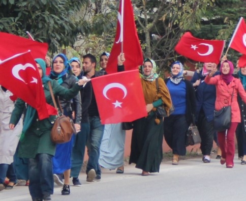 Fabrika Çalışanları Teröre Lanet Yürüyüşü Düzenledi.