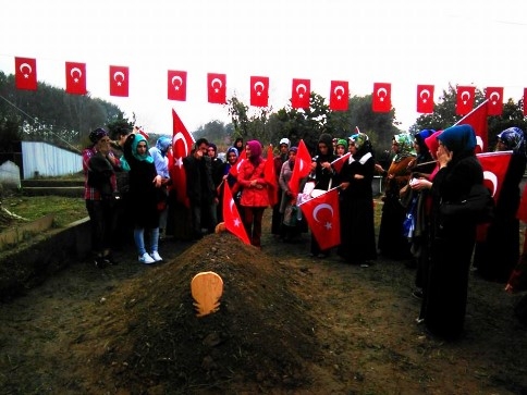 Fabrika Çalışanları Teröre Lanet Yürüyüşü Düzenledi.
