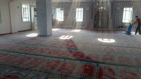 Meraklı Çocuklar Yangın Tüpünü Kurcalayınca Cami beyaza büründü 