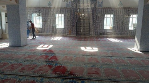 Meraklı Çocuklar Yangın Tüpünü Kurcalayınca Cami beyaza büründü 