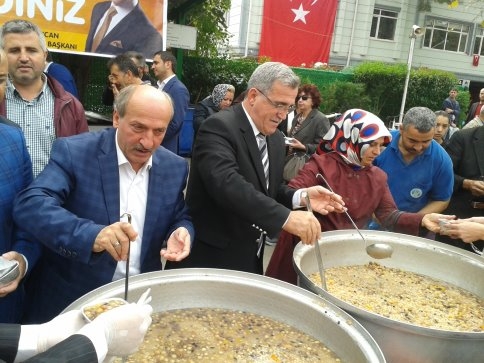 Akyazı Belediyesi Aşure Etkinliği yaptı