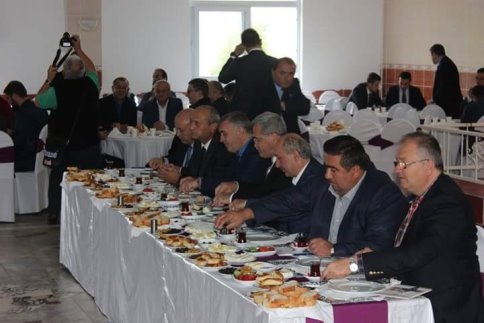 Toçoğlu Akyazı’da Halka Seslendi: “Daha Çok Oy Daha Çok Hizmet