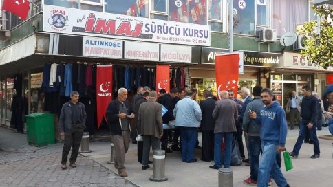 Akyazı Saadet Partisi ilçe teşkilatından Aşure İkramı