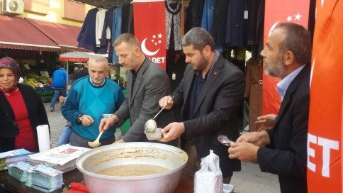 Akyazı Saadet Partisi ilçe teşkilatından Aşure İkramı