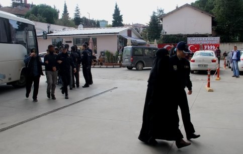Işid Operasyonunda Gözaltına Alınan 13 Kişi Tutuklandı