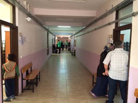 Oy Kullanma İşlemleri sürüyor