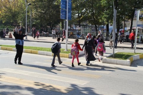 Zabıta’dan Öğrencilere Trafik Hizmeti