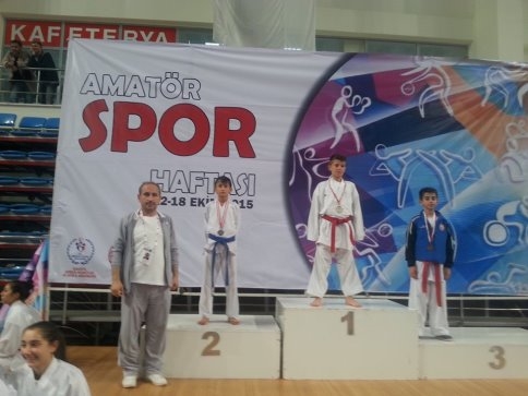 Halk Eğitim Karate Takımı 3 Altın 3 Gümüş Madalya Kazandı