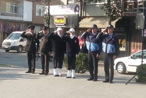 ÖLÜMÜNÜN 77. YILINDA ANITI ÖNÜNDE TÖRENLE ANILDI