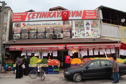 Çetinkaya Alışveriş Merkezi Aşure ikram Etti